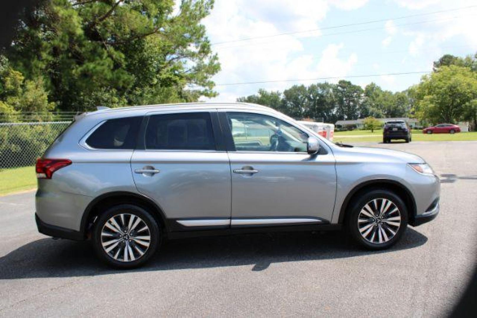 2020 Mitsubishi Outlander SEL AWD (JA4AZ3A30LZ) with an 2.4L L4 DOHC 16V engine, Continuously Variable Transmission transmission, located at 9146 Ocean Hwy West, Calabash, NC, 28467, (910) 579-1110, 33.928635, -78.576157 - 2020 Mitsubishi Outlander SEL AWD - Photo#3