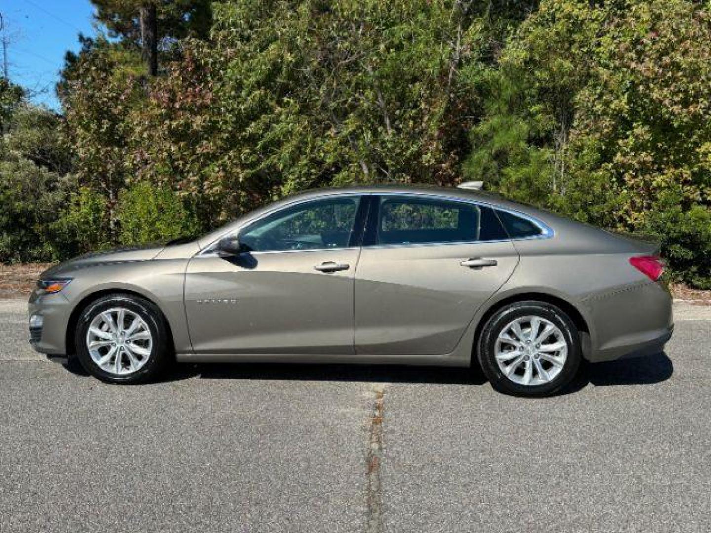 2020 /CHARCOAL CLOTH Chevrolet Malibu LT (1G1ZD5ST6LF) with an 1.5L L4 DOHC 16V engine, 6-Speed Automatic transmission, located at 2761 East Hwy 501, Conway, SC, 29526, (843) 331-1151, 33.781528, -78.989883 - 2020 Chevrolet Malibu LT - Photo#1