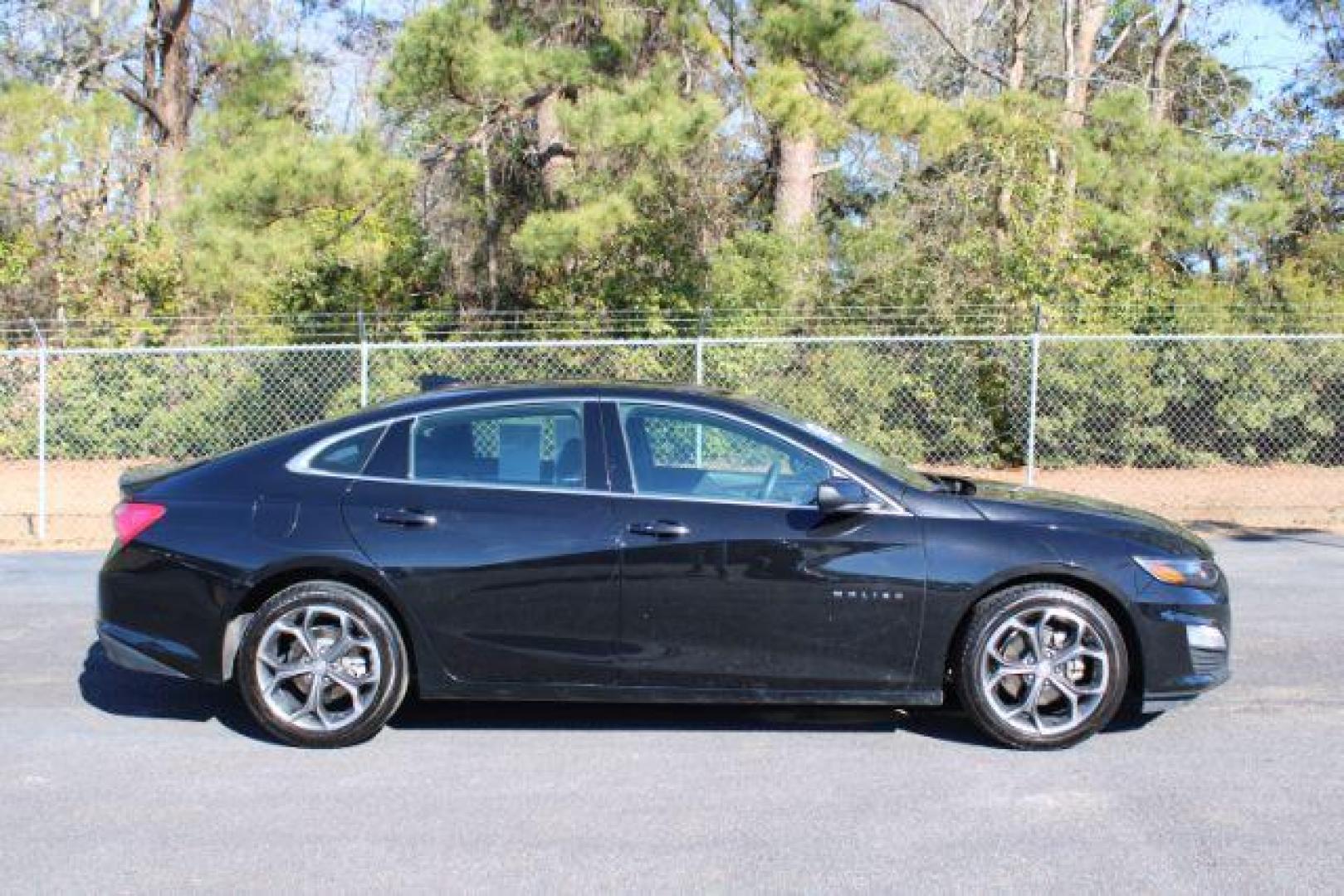 2022 Chevrolet Malibu LT (1G1ZD5ST3NF) with an 1.5L L4 DOHC 16V engine, 6-Speed Automatic transmission, located at 9146 Ocean Hwy West, Calabash, NC, 28467, (910) 579-1110, 33.928635, -78.576157 - 2022 Chevrolet Malibu LT - Photo#4