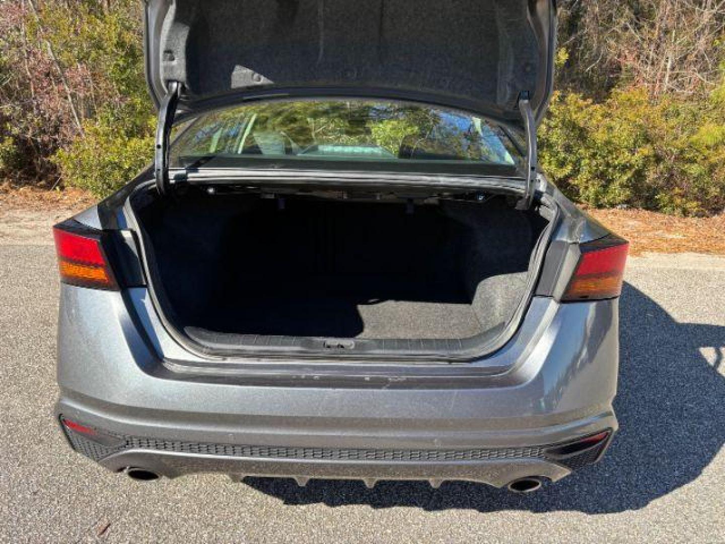 2022 /CHARCOAL CLOTH Nissan Altima SR (1N4BL4CV2NN) with an Other engine, located at 2761 East Hwy 501, Conway, SC, 29526, (843) 331-1151, 33.781528, -78.989883 - 2022 Nissan Altima SR - Photo#9