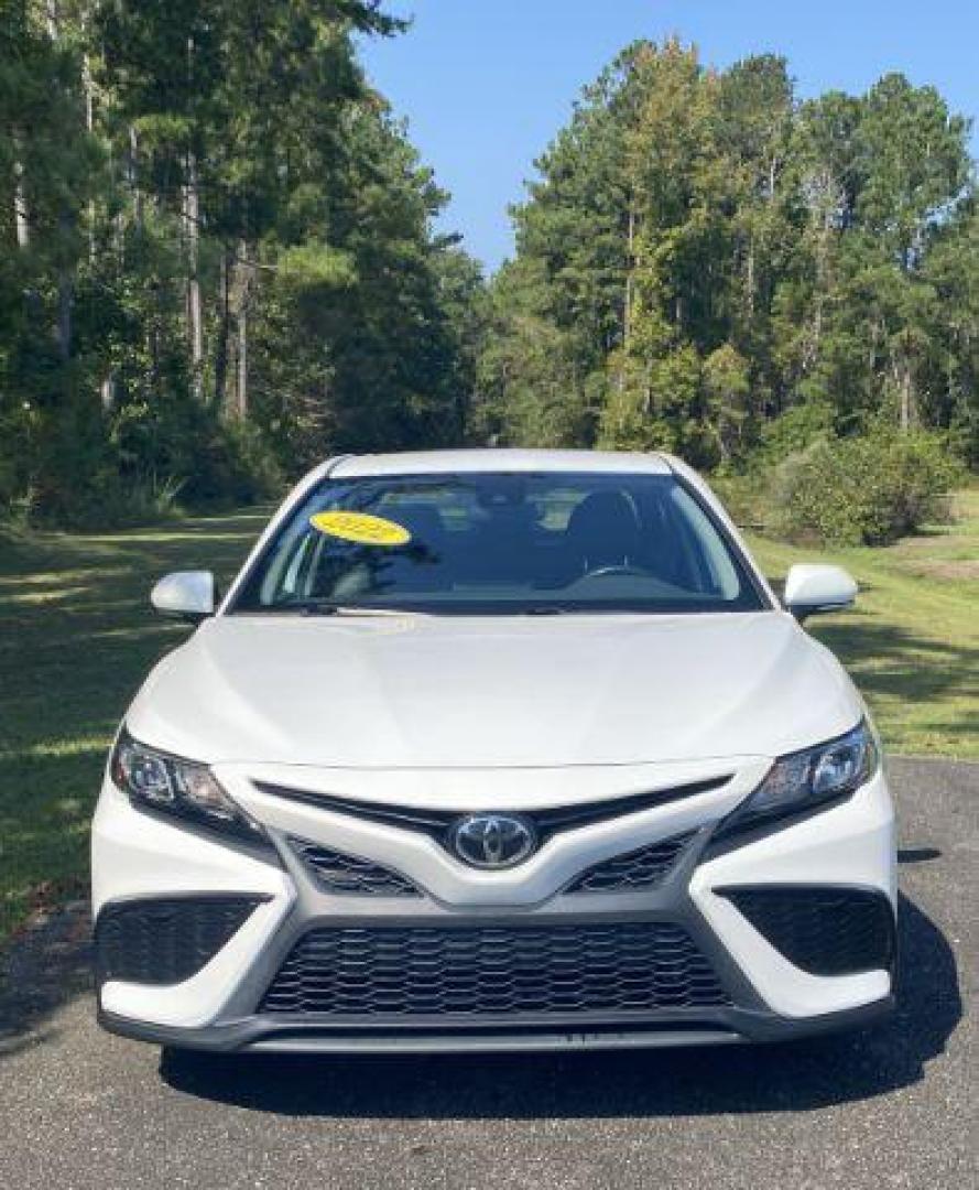 2022 /Black Toyota Camry SE (4T1G11AKXNU) with an 2.5L L4 DOHC 16V engine, 8-Speed Automatic transmission, located at 9146 Ocean Hwy West, Calabash, NC, 28467, (910) 579-1110, 33.928635, -78.576157 - 2022 Toyota Camry SE - Photo#1