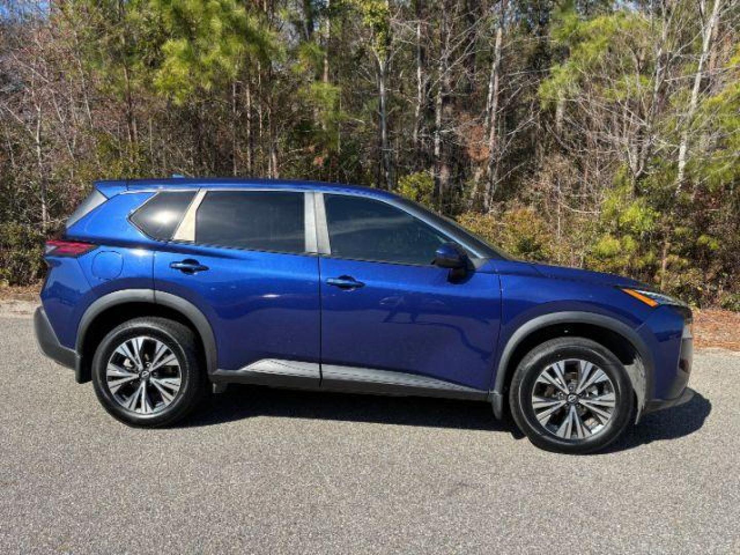 2022 /Charcoal Nissan Rogue SV (5N1BT3BA6NC) with an 2.5L L4 DOHC 16V engine, Continuously Variable Transmission transmission, located at 2761 East Hwy 501, Conway, SC, 29526, (843) 331-1151, 33.781528, -78.989883 - 2022 Nissan Rogue SV - Photo#2