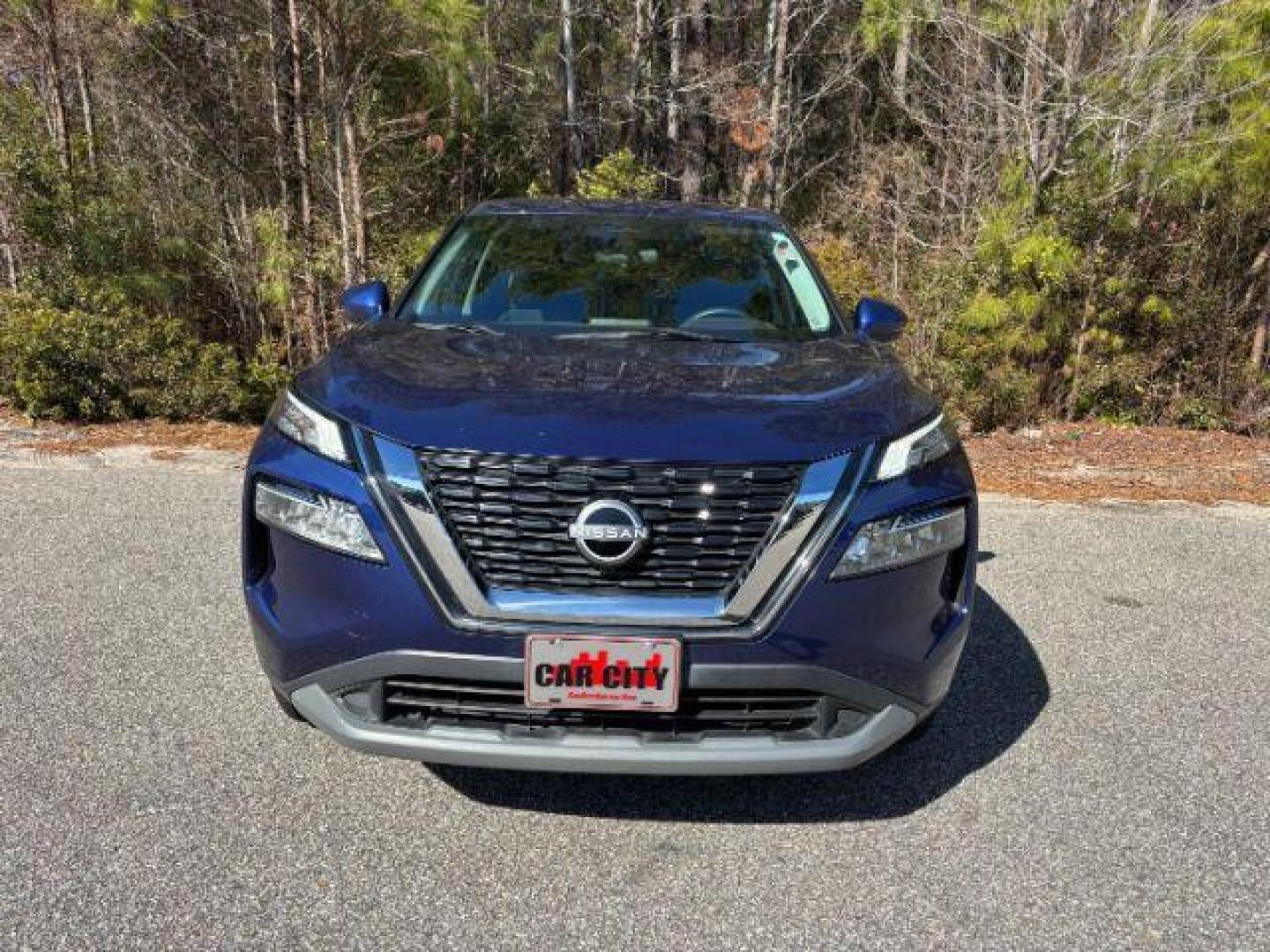 2022 /Charcoal Nissan Rogue SV (5N1BT3BA6NC) with an 2.5L L4 DOHC 16V engine, Continuously Variable Transmission transmission, located at 2761 East Hwy 501, Conway, SC, 29526, (843) 331-1151, 33.781528, -78.989883 - 2022 Nissan Rogue SV - Photo#3