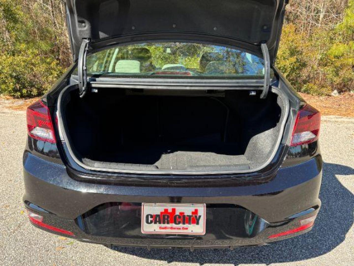 2020 /GRAY CLOTH Hyundai Elantra SEL (5NPD84LF9LH) with an Other engine, located at 2761 East Hwy 501, Conway, SC, 29526, (843) 331-1151, 33.781528, -78.989883 - 2020 Hyundai Elantra SEL - Photo#7