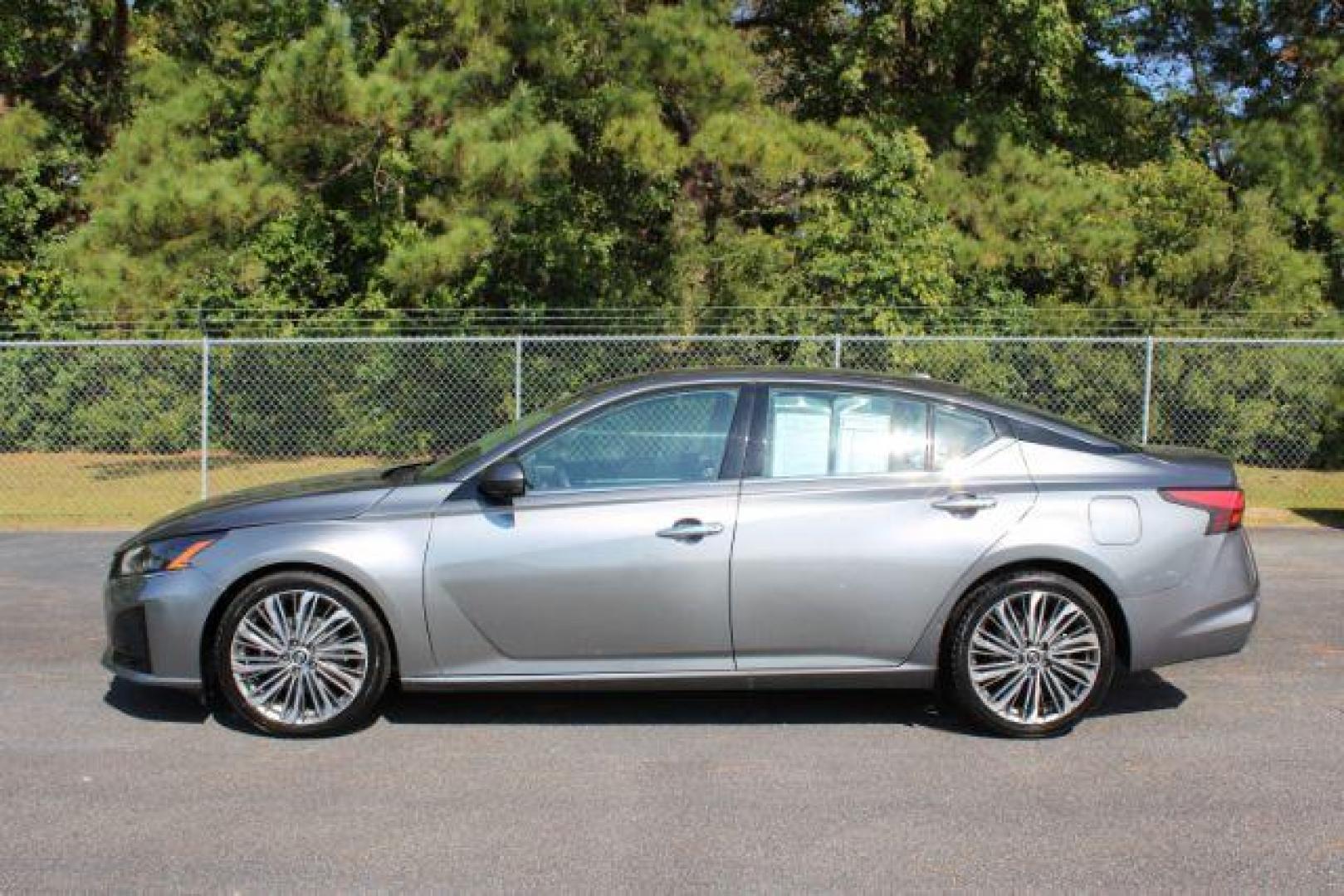 2023 Nissan Altima 2.5 SL (1N4BL4EV8PN) with an 2.5L L4 DOHC 16V engine, Continuously Variable Transmission transmission, located at 3598 James B White Hwy South, Whiteville, NC, 28472, (910) 642-3196, 34.294846, -78.732613 - 2023 Nissan Altima 2.5 SL - Photo#1