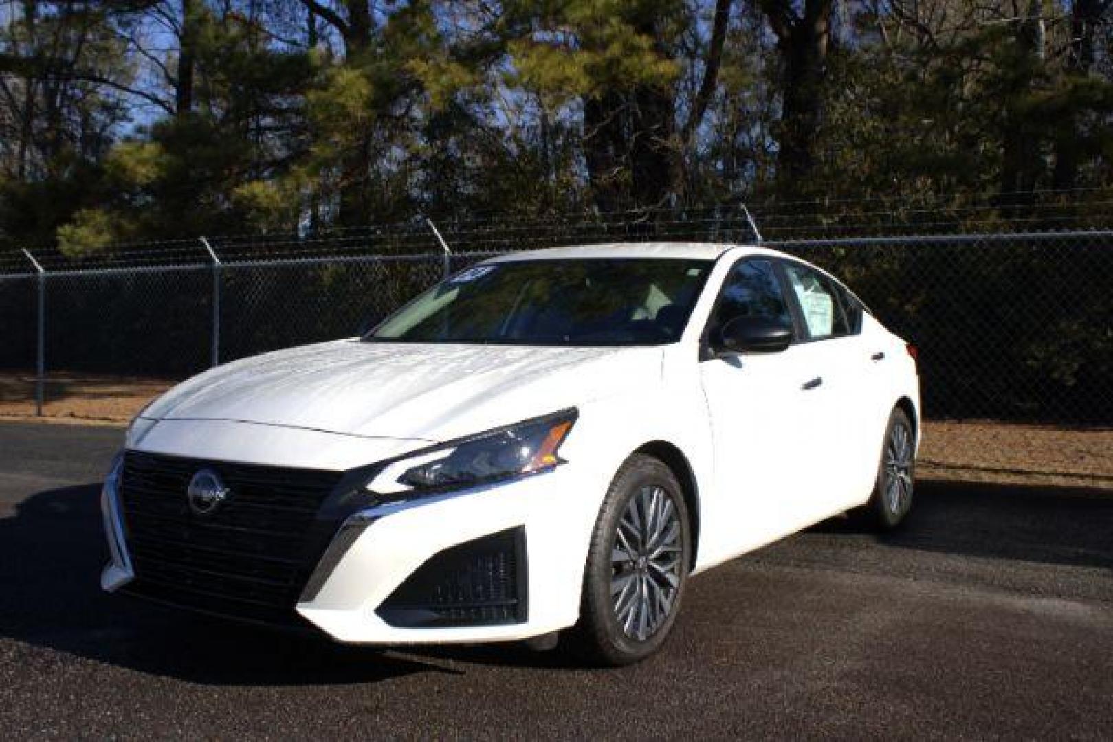 2024 Nissan Altima 2.5 SV (1N4BL4DV3RN) with an 2.5L L4 DOHC 16V engine, Continuously Variable Transmission transmission, located at 3598 James B White Hwy South, Whiteville, NC, 28472, (910) 642-3196, 34.294846, -78.732613 - 2024 Nissan Altima 2.5 SV - Photo#8