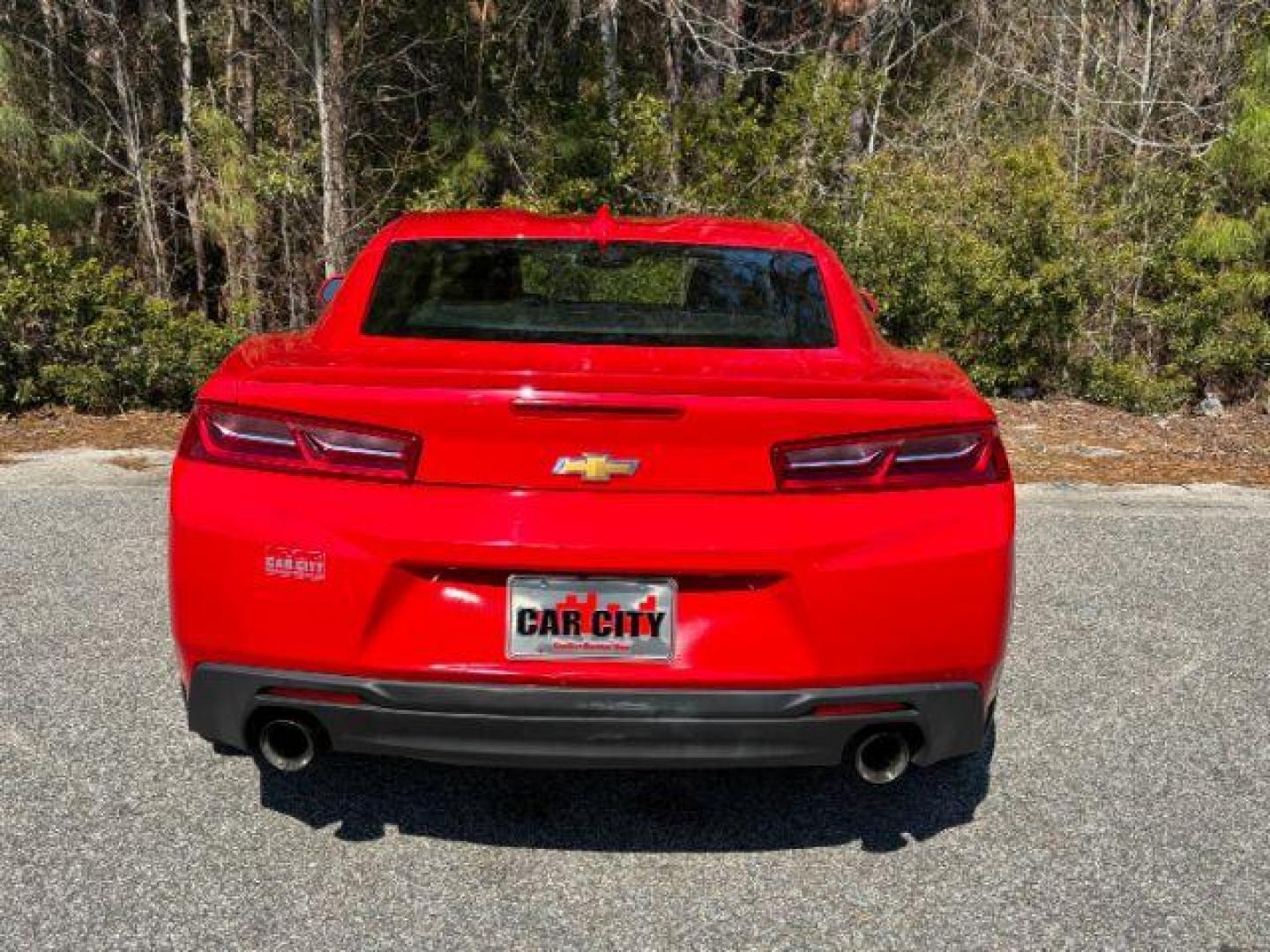 2017 Chevrolet Camaro 1LT Coupe (1G1FB1RS1H0) with an 3.6L V6 DOHC 24V engine, 6-Speed Automatic transmission, located at 2761 East Hwy 501, Conway, SC, 29526, (843) 331-1151, 33.781528, -78.989883 - 2017 Chevrolet Camaro 1LT Coupe - Photo#4