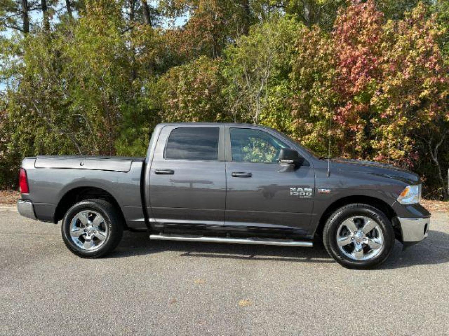 2019 /Black/Diesel Gray, cloth RAM 1500 Classic Tradesman Crew Cab SWB 4WD (1C6RR7LT2KS) with an 5.7L V8 OHV 16V engine, 8-Speed Automatic transmission, located at 2761 East Hwy 501, Conway, SC, 29526, (843) 331-1151, 33.781528, -78.989883 - 2019 RAM 1500 Classic Tradesman Crew Cab SWB 4WD - Photo#2