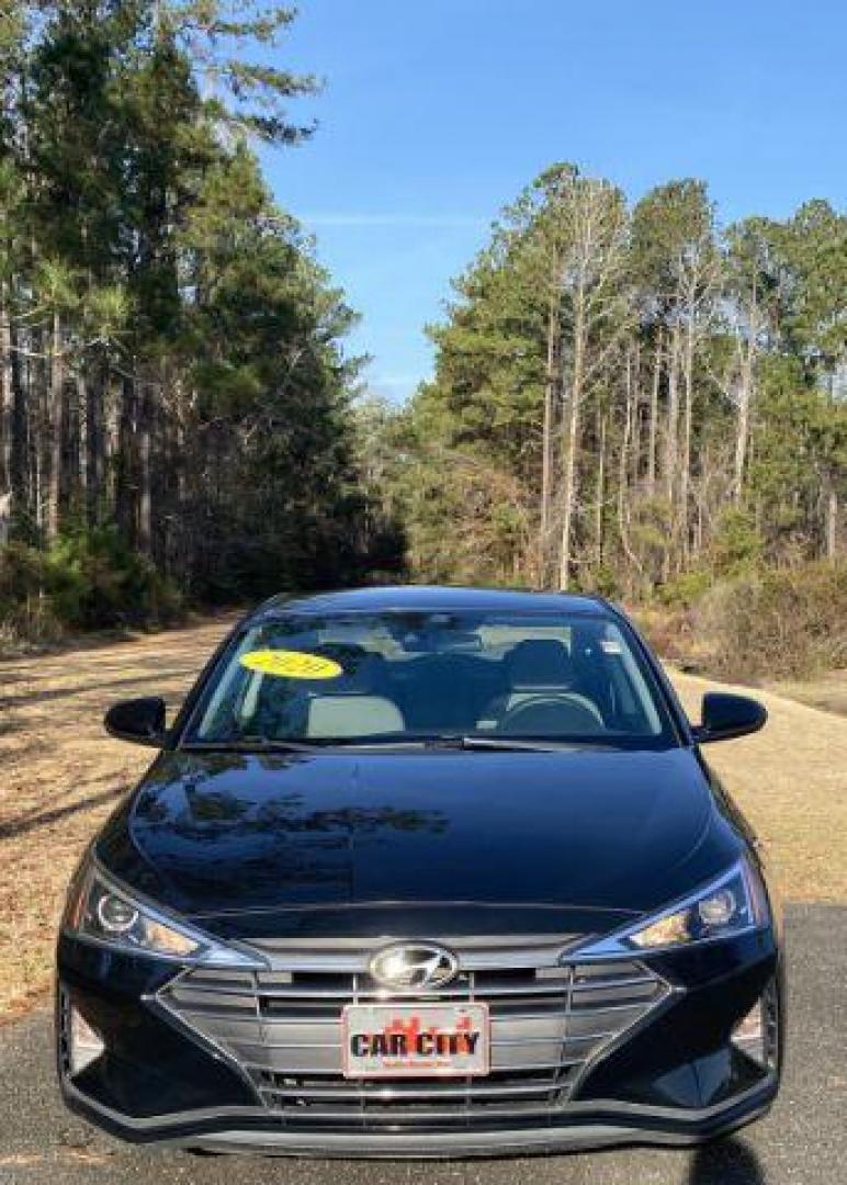 2020 /GRAY CLOTH Hyundai Elantra SEL (5NPD84LF1LH) with an 2.0L engine, 0 speed Automatic CVT C0GF1 transmission, located at 9146 Ocean Hwy West, Calabash, NC, 28467, (910) 579-1110, 33.928635, -78.576157 - 2020 Hyundai Elantra SEL - Photo#2