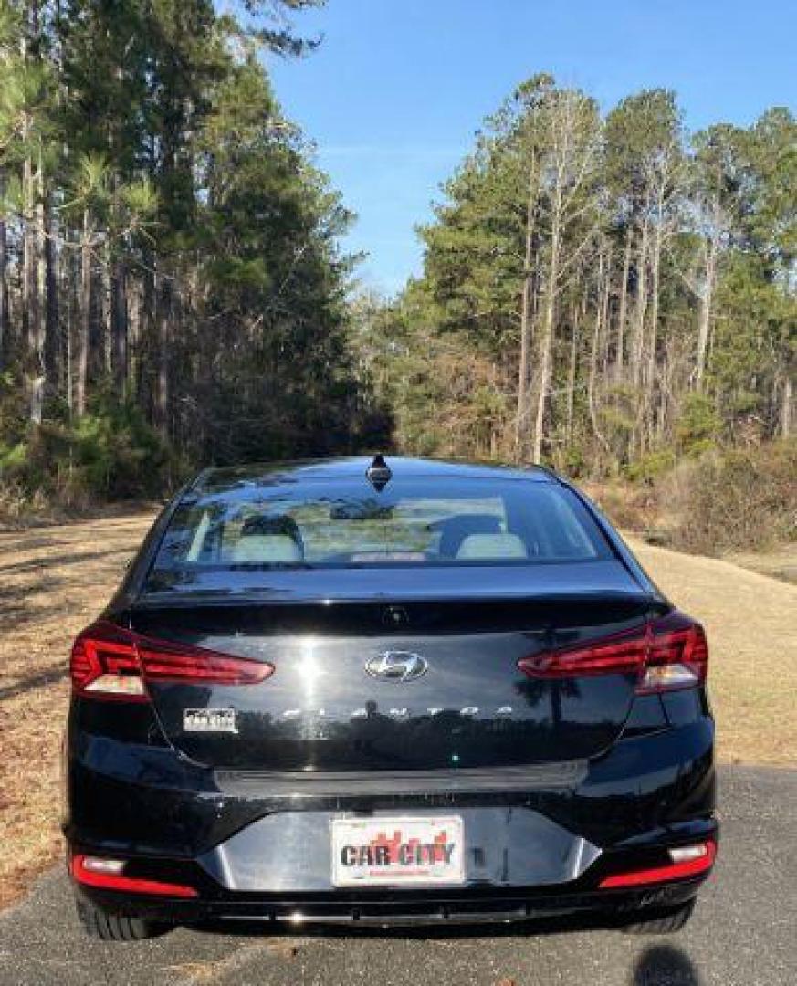 2020 /GRAY CLOTH Hyundai Elantra SEL (5NPD84LF1LH) with an 2.0L engine, 0 speed Automatic CVT C0GF1 transmission, located at 9146 Ocean Hwy West, Calabash, NC, 28467, (910) 579-1110, 33.928635, -78.576157 - 2020 Hyundai Elantra SEL - Photo#3