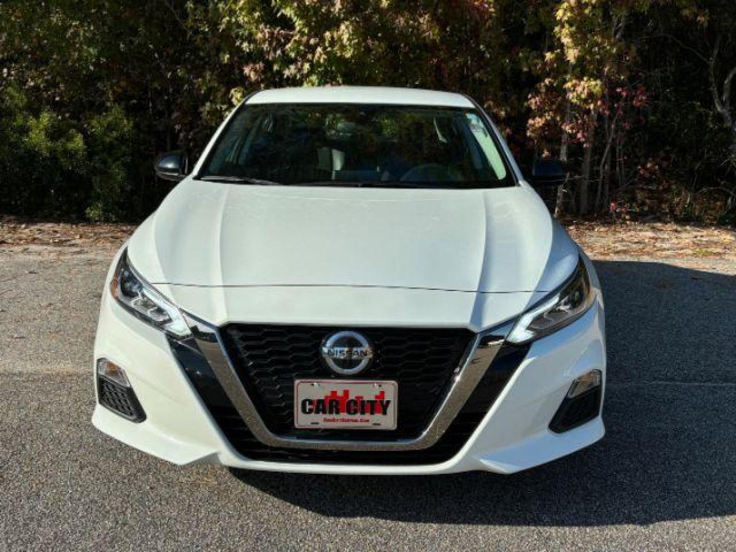 2022 /Sport Nissan Altima 2.5 SR (1N4BL4CV1NN) with an 2.5L L4 DOHC 16V engine, Continuously Variable Transmission transmission, located at 2761 East Hwy 501, Conway, SC, 29526, (843) 331-1151, 33.781528, -78.989883 - 2022 Nissan Altima 2.5 SR - Photo#3