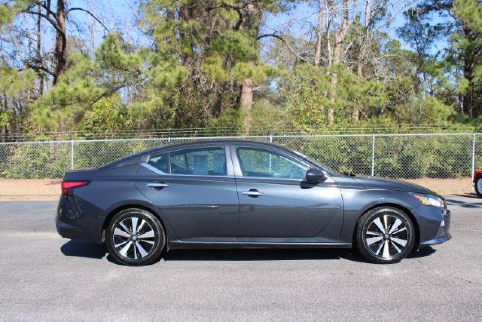 2022 Nissan Altima SV (1N4BL4DV5NN) with an Other engine, located at 3598 James B White Hwy South, Whiteville, NC, 28472, (910) 642-3196, 34.294846, -78.732613 - 2022 Nissan Altima SV - Photo#3