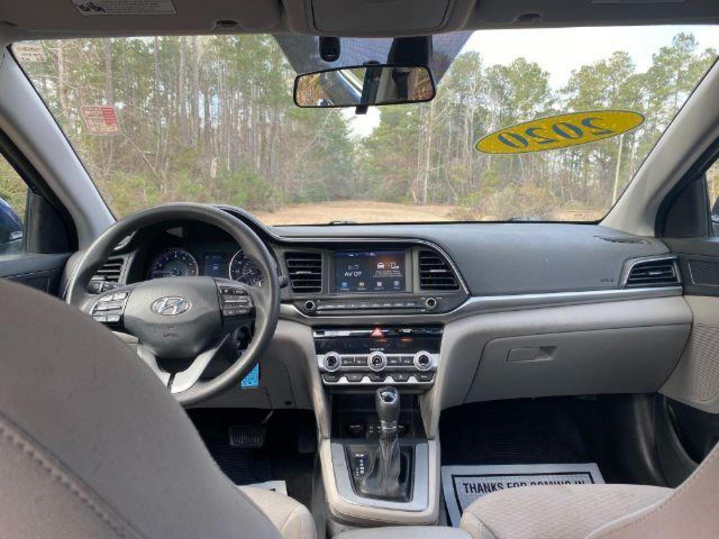 2020 /Gray, leather Hyundai Elantra SEL (5NPD84LF1LH) with an 1.8L L4 DOHC 16V engine, 6-Speed Automatic transmission, located at 9146 Ocean Hwy West, Calabash, NC, 28467, (910) 579-1110, 33.928635, -78.576157 - 2020 Hyundai Elantra SEL - Photo#5