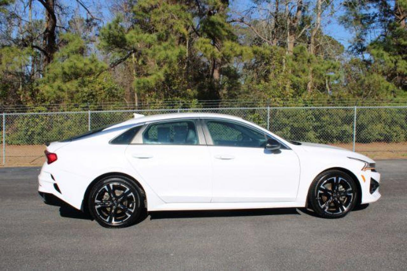 2021 Kia K5 GT-Line (5XXG64J2XMG) with an 1.6L L4 DOHC 16V engine, 8-Speed Automatic transmission, located at 3598 James B White Hwy South, Whiteville, NC, 28472, (910) 642-3196, 34.294846, -78.732613 - 2021 Kia K5 GT-Line - Photo#4