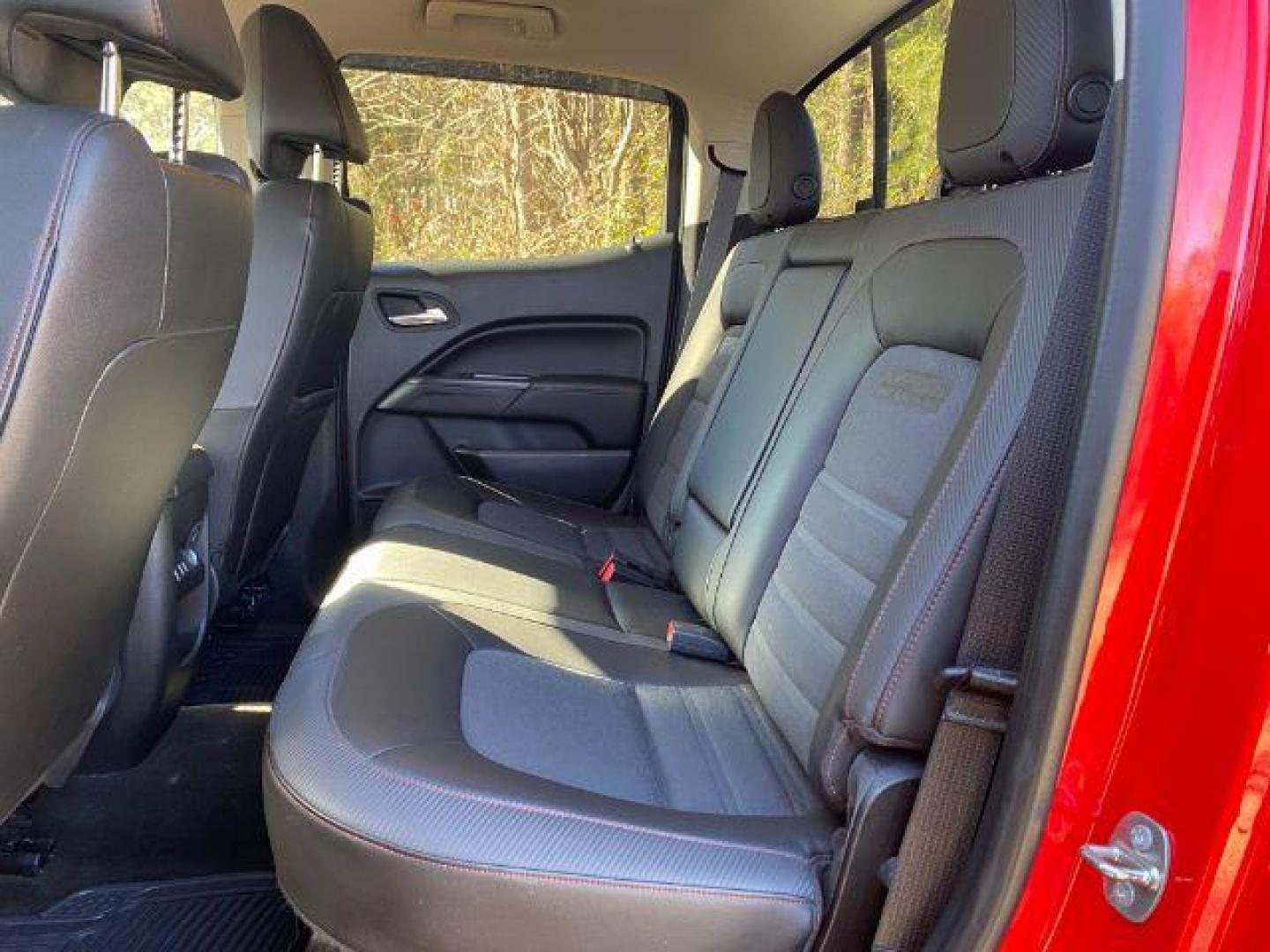 2016 /BLACK LEATHER/CLOTH GMC Canyon Crew Cab 4WD SLE (1GTG6CE33G1) with an Other engine, located at 9146 Ocean Hwy West, Calabash, NC, 28467, (910) 579-1110, 33.928635, -78.576157 - 2016 GMC Canyon Crew Cab 4WD SLE - Photo#5