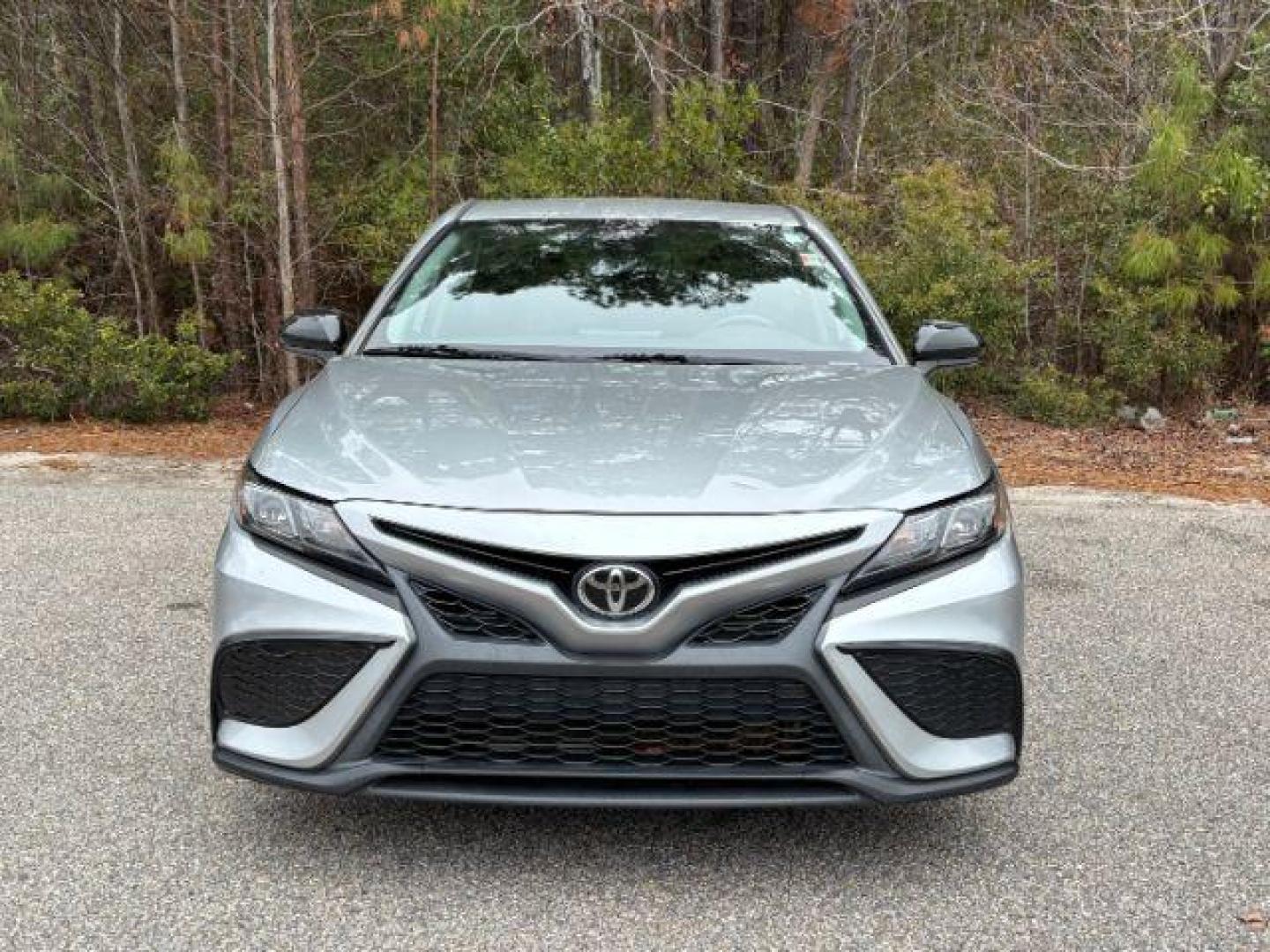 2021 /Black, leatherette/c Toyota Camry SE (4T1G11AK4MU) with an 2.5L L4 DOHC 16V engine, 8-Speed Automatic transmission, located at 2761 East Hwy 501, Conway, SC, 29526, (843) 331-1151, 33.781528, -78.989883 - 2021 Toyota Camry SE - Photo#3