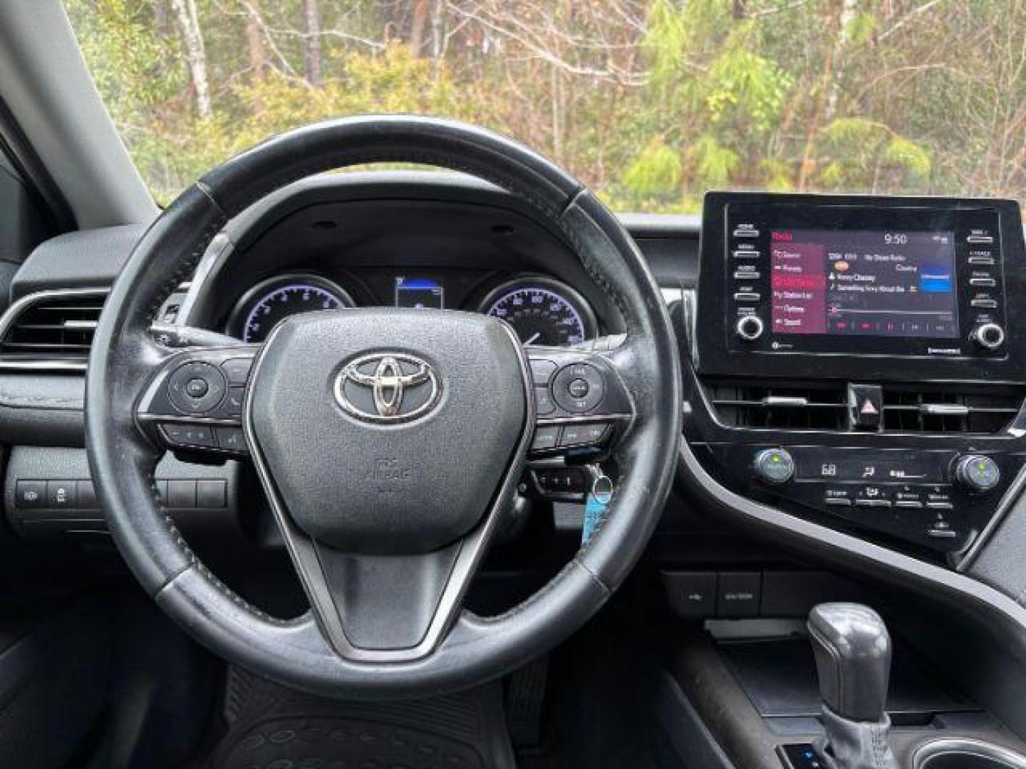 2021 /Black, leatherette/c Toyota Camry SE (4T1G11AK4MU) with an 2.5L L4 DOHC 16V engine, 8-Speed Automatic transmission, located at 2761 East Hwy 501, Conway, SC, 29526, (843) 331-1151, 33.781528, -78.989883 - 2021 Toyota Camry SE - Photo#6