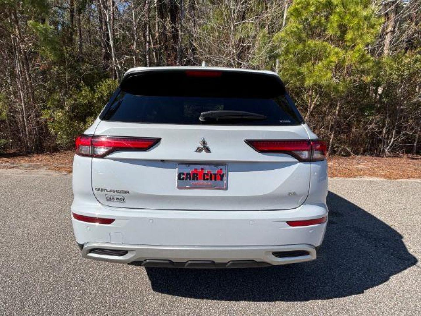 2023 /Black Mitsubishi Outlander SE 4WD (JA4J4UA84PZ) with an 2.4L L4 DOHC 16V engine, Continuously Variable Transmission transmission, located at 2761 East Hwy 501, Conway, SC, 29526, (843) 331-1151, 33.781528, -78.989883 - 2023 Mitsubishi Outlander SE 4WD - Photo#4