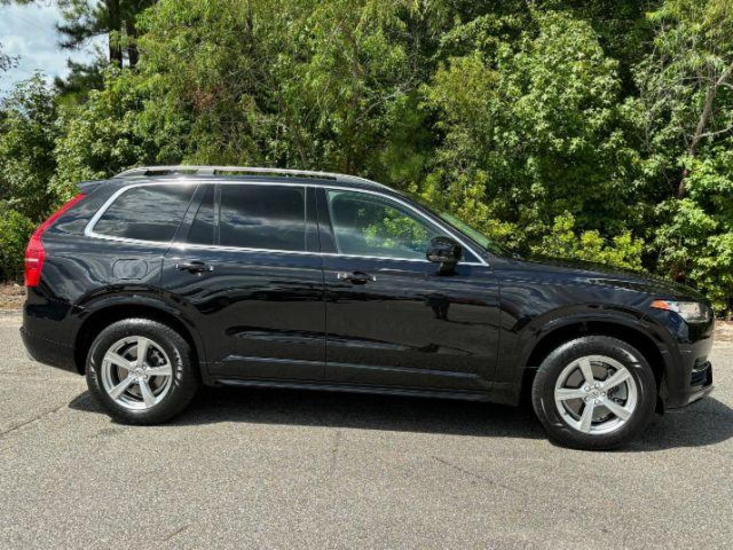 2016 /Charcoal, leather Volvo XC90 T5 Momentum AWD (YV4102XK0G1) with an 2.0L L4 DOHC 16V engine, 8-Speed Automatic transmission, located at 2761 East Hwy 501, Conway, SC, 29526, (843) 331-1151, 33.781528, -78.989883 - 2016 Volvo XC90 T5 Momentum AWD - Photo#2