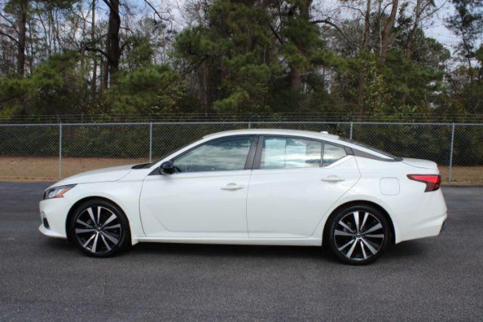 2022 Nissan Altima SR (1N4BL4CV1NN) with an Other engine, located at 3598 James B White Hwy South, Whiteville, NC, 28472, (910) 642-3196, 34.294846, -78.732613 - 2022 Nissan Altima SR - Photo#3