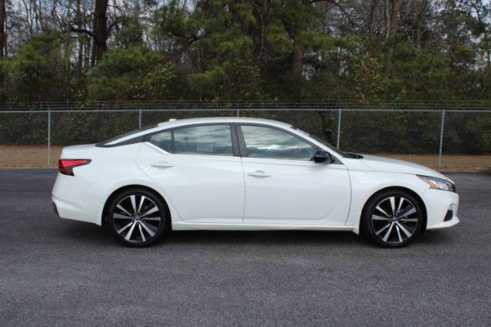 2022 Nissan Altima SR (1N4BL4CV1NN) with an Other engine, located at 3598 James B White Hwy South, Whiteville, NC, 28472, (910) 642-3196, 34.294846, -78.732613 - 2022 Nissan Altima SR - Photo#4