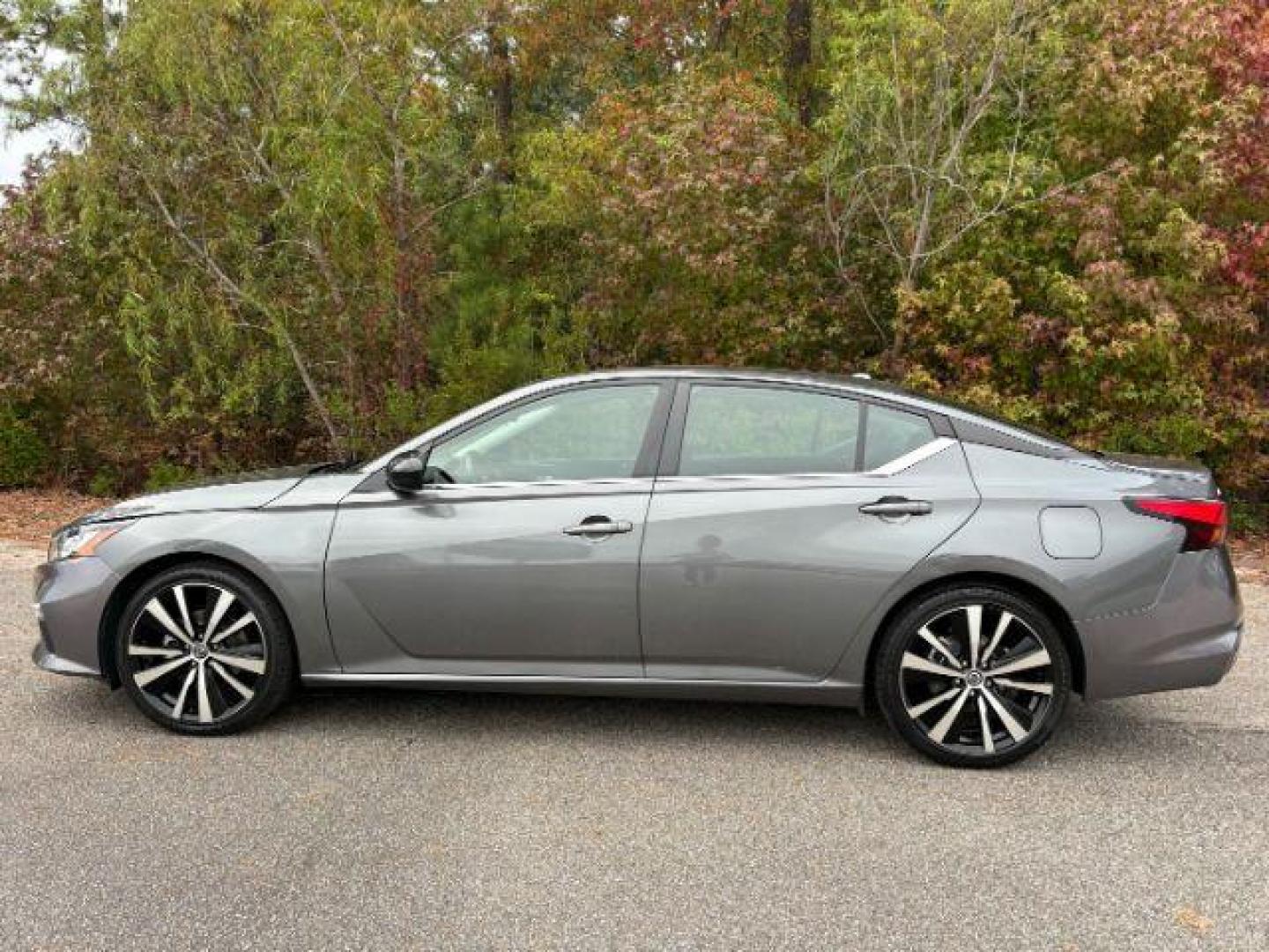 2022 /Sport Nissan Altima 2.5 SR (1N4BL4CV1NN) with an 2.5L L4 DOHC 16V engine, Continuously Variable Transmission transmission, located at 3598 James B White Hwy South, Whiteville, NC, 28472, (910) 642-3196, 34.294846, -78.732613 - 2022 Nissan Altima 2.5 SR - Photo#1