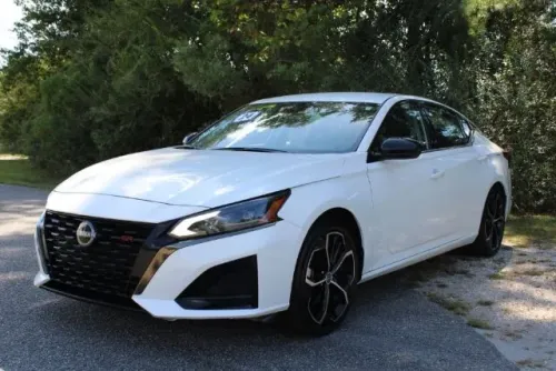 2024 Nissan Altima SR FWD