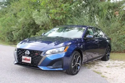 2023 Nissan Altima SR FWD
