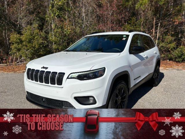 photo of 2023 Jeep Cherokee Latitude Lux 4WD