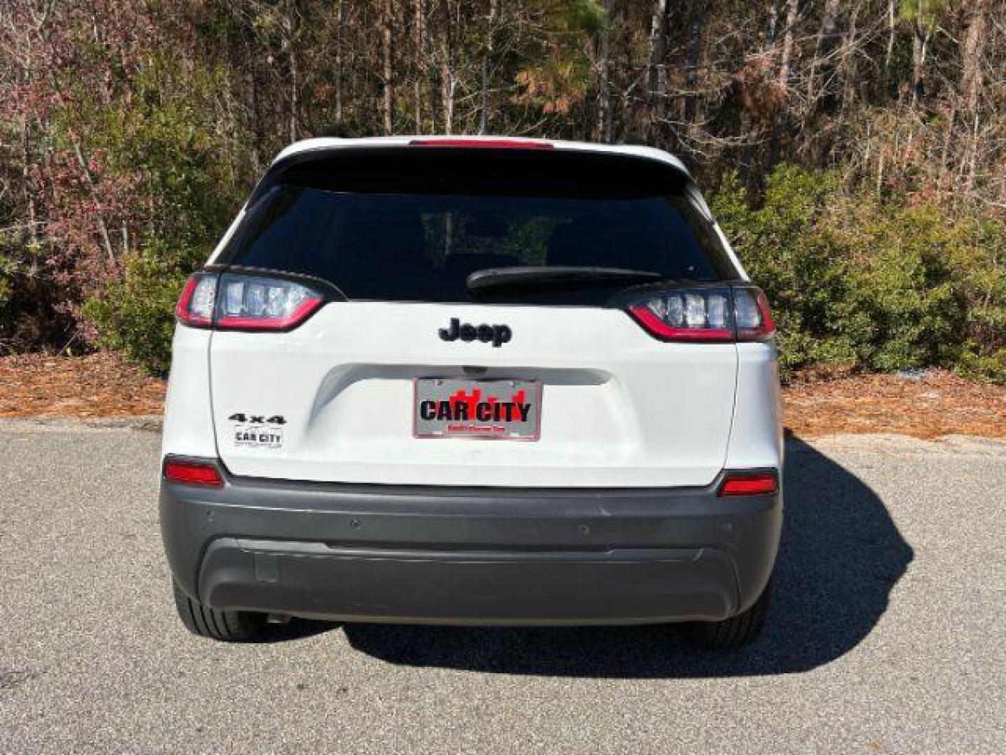 2023 /BLACK LEATHER Jeep Cherokee Latitude Lux 4WD (1C4PJMMB2PD) with an 2.4L L4 DOHC 16V engine, 9-Speed Automatic transmission, located at 2761 East Hwy 501, Conway, SC, 29526, (843) 331-1151, 33.781528, -78.989883 - 2023 Jeep Cherokee Latitude Lux 4WD - Photo#4