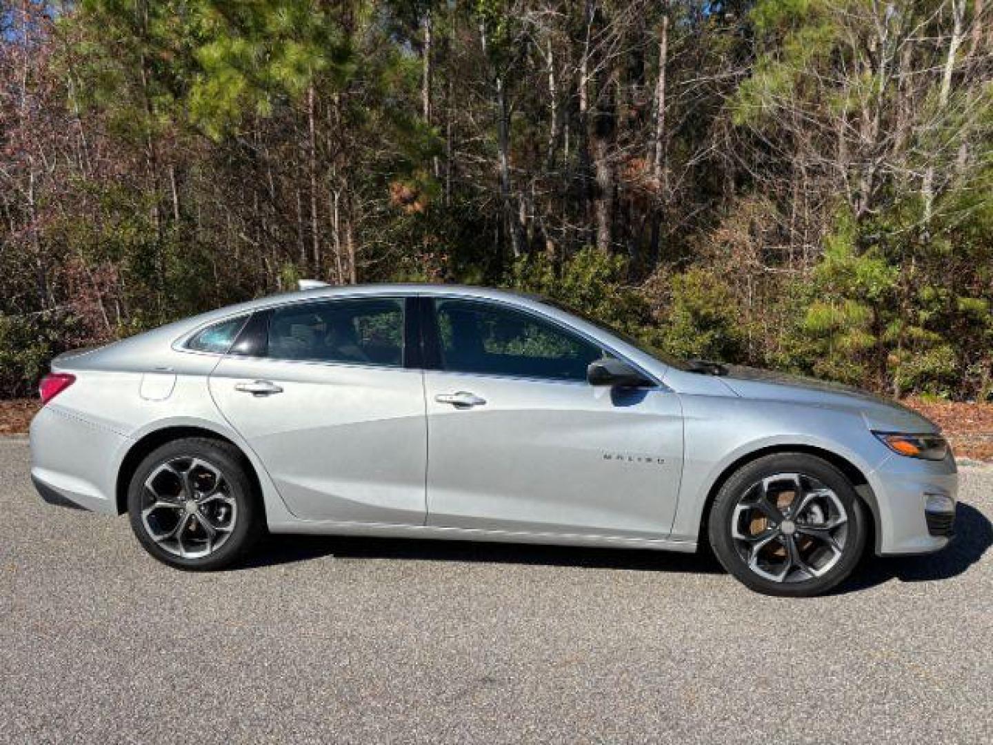 2022 /Jet Black Chevrolet Malibu LT (1G1ZD5ST4NF) with an 1.5L L4 DOHC 16V engine, 6-Speed Automatic transmission, located at 2761 East Hwy 501, Conway, SC, 29526, (843) 331-1151, 33.781528, -78.989883 - 2022 Chevrolet Malibu LT - Photo#2