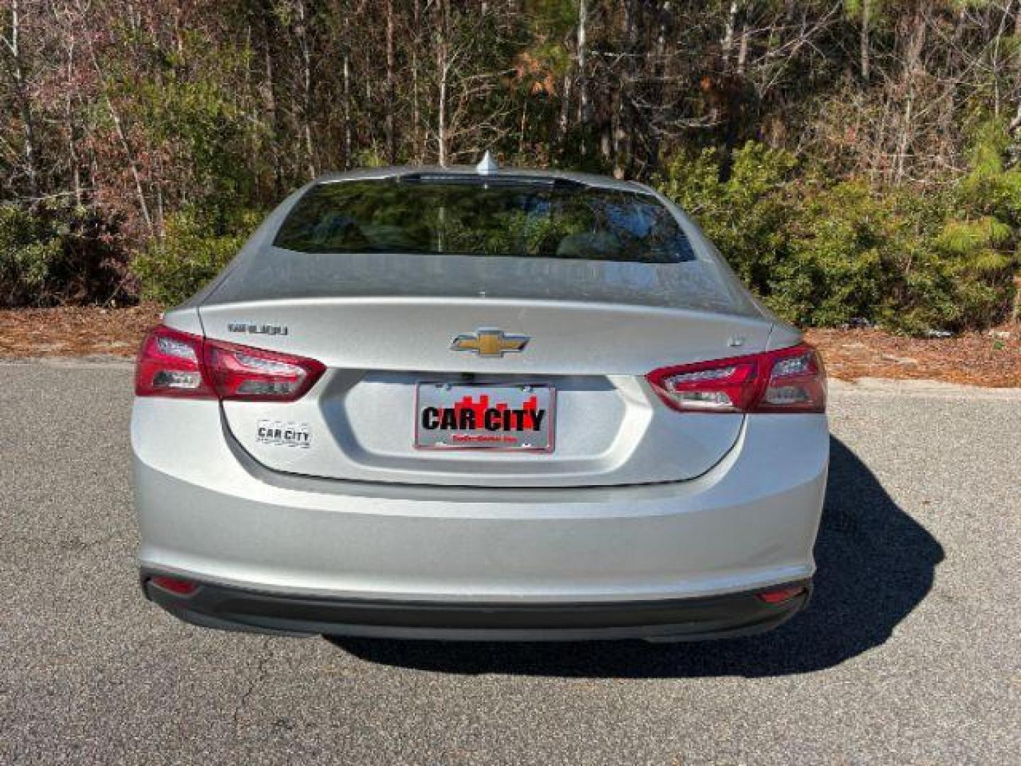 2022 /Jet Black Chevrolet Malibu LT (1G1ZD5ST4NF) with an 1.5L L4 DOHC 16V engine, 6-Speed Automatic transmission, located at 2761 East Hwy 501, Conway, SC, 29526, (843) 331-1151, 33.781528, -78.989883 - 2022 Chevrolet Malibu LT - Photo#4