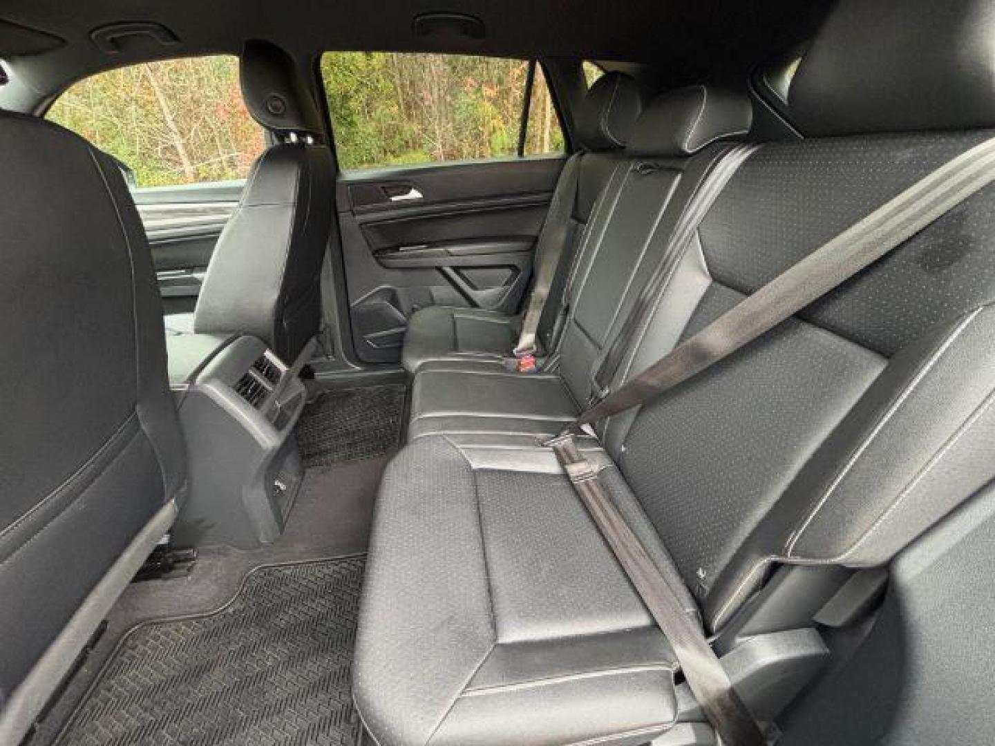 2020 /BLACK LEATHER Volkswagen Atlas Cross Sport SE 4MOTION (1V24C2CA6LC) with an 2.0L L4 DOHC 16V engine, 8-Speed Automatic transmission, located at 2761 East Hwy 501, Conway, SC, 29526, (843) 331-1151, 33.781528, -78.989883 - 2020 Volkswagen Atlas Cross Sport SE 4MOTION - Photo#8