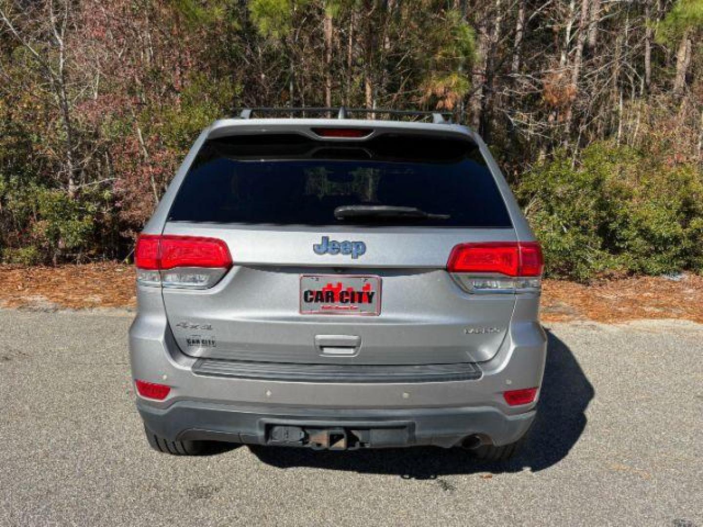 2017 /Black, cloth Jeep Grand Cherokee Laredo 4WD (1C4RJFAG7HC) with an 3.6L V6 DOHC 24V engine, 8-Speed Automatic transmission, located at 2761 East Hwy 501, Conway, SC, 29526, (843) 331-1151, 33.781528, -78.989883 - 2017 Jeep Grand Cherokee Laredo 4WD - Photo#4