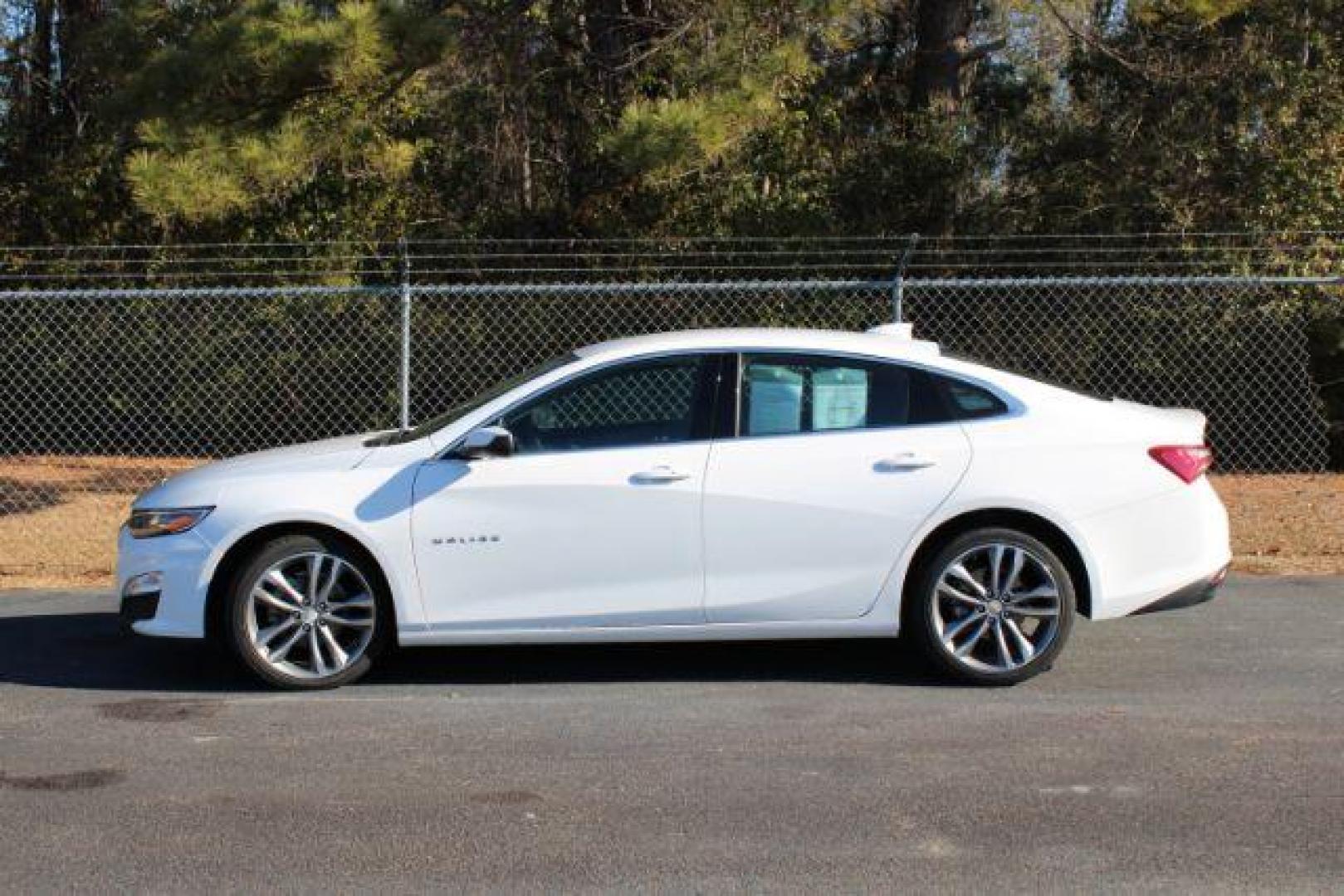 2022 Chevrolet Malibu LT (1G1ZD5ST9NF) with an 1.5L L4 DOHC 16V engine, 6-Speed Automatic transmission, located at 3598 James B White Hwy South, Whiteville, NC, 28472, (910) 642-3196, 34.294846, -78.732613 - 2022 Chevrolet Malibu LT - Photo#2