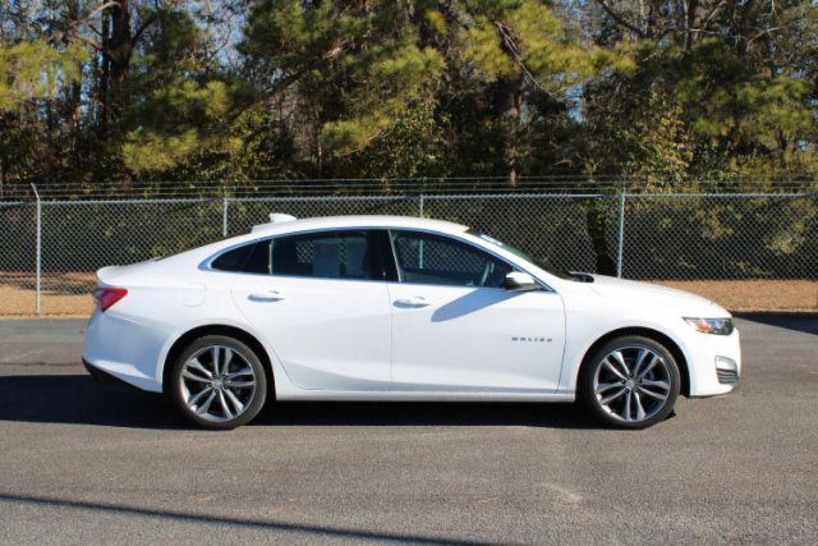 2022 Chevrolet Malibu LT (1G1ZD5ST9NF) with an 1.5L L4 DOHC 16V engine, 6-Speed Automatic transmission, located at 3598 James B White Hwy South, Whiteville, NC, 28472, (910) 642-3196, 34.294846, -78.732613 - 2022 Chevrolet Malibu LT - Photo#3