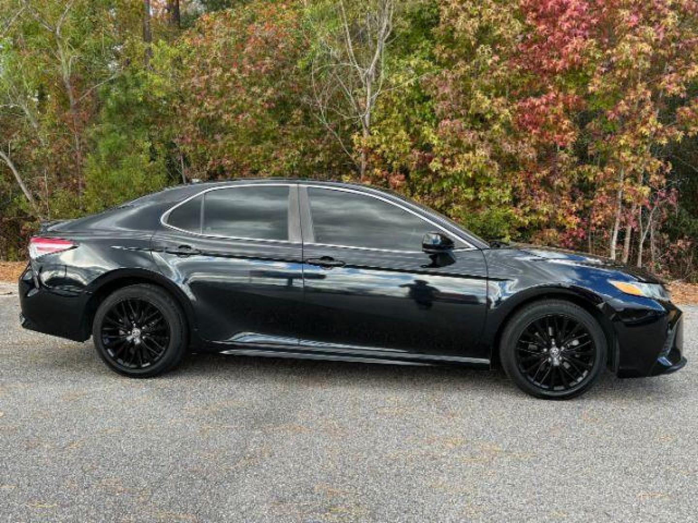 2020 /Black, leatherette/c Toyota Camry SE (4T1G11AK8LU) with an 2.5L L4 DOHC 16V engine, 8-Speed Automatic transmission, located at 2761 East Hwy 501, Conway, SC, 29526, (843) 331-1151, 33.781528, -78.989883 - 2020 Toyota Camry SE - Photo#2