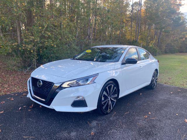 photo of 2022 Nissan Altima 2.5 SR