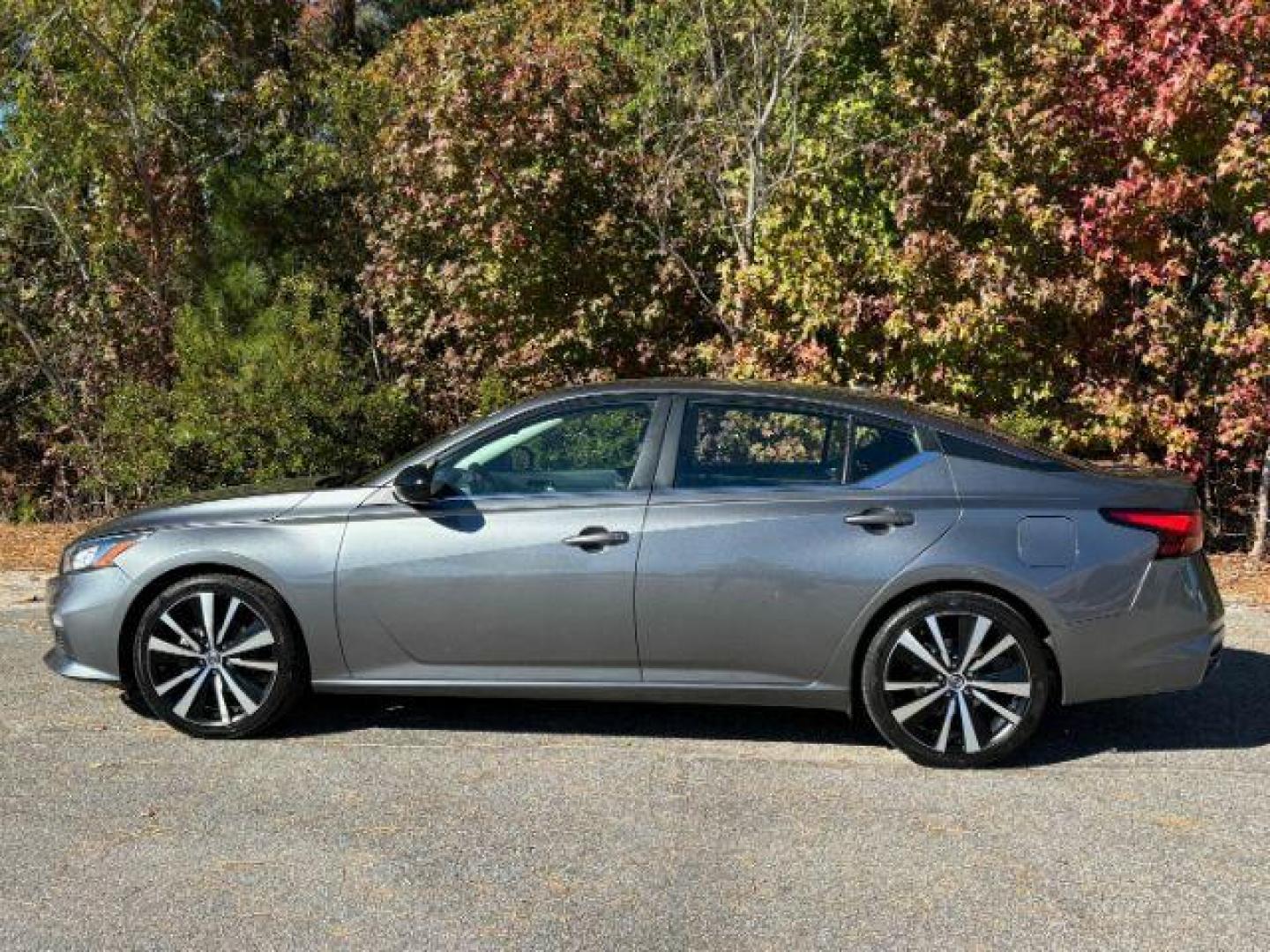 2022 /Sport Nissan Altima 2.5 SR (1N4BL4CV6NN) with an 2.5L L4 DOHC 16V engine, Continuously Variable Transmission transmission, located at 2761 East Hwy 501, Conway, SC, 29526, (843) 331-1151, 33.781528, -78.989883 - 2022 Nissan Altima 2.5 SR - Photo#1