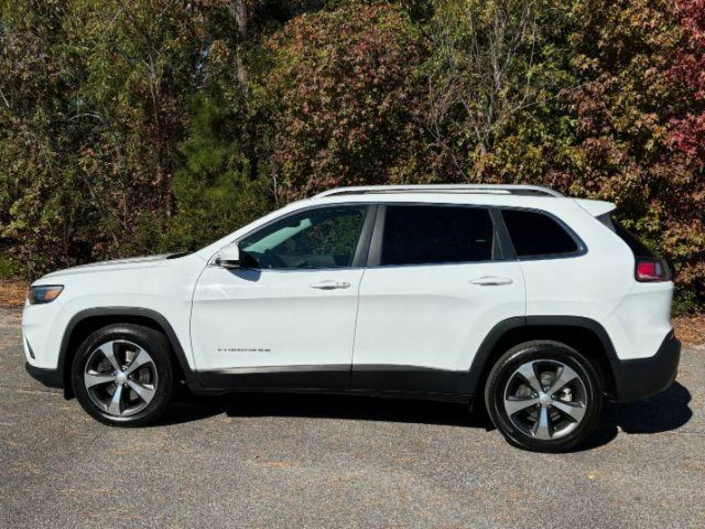 2019 /Black, premium leather Jeep Cherokee Limited FWD (1C4PJLDB2KD) with an 2.4L L4 DOHC 16V engine, 9-Speed Automatic transmission, located at 2761 East Hwy 501, Conway, SC, 29526, (843) 331-1151, 33.781528, -78.989883 - 2019 Jeep Cherokee Limited FWD - Photo#1