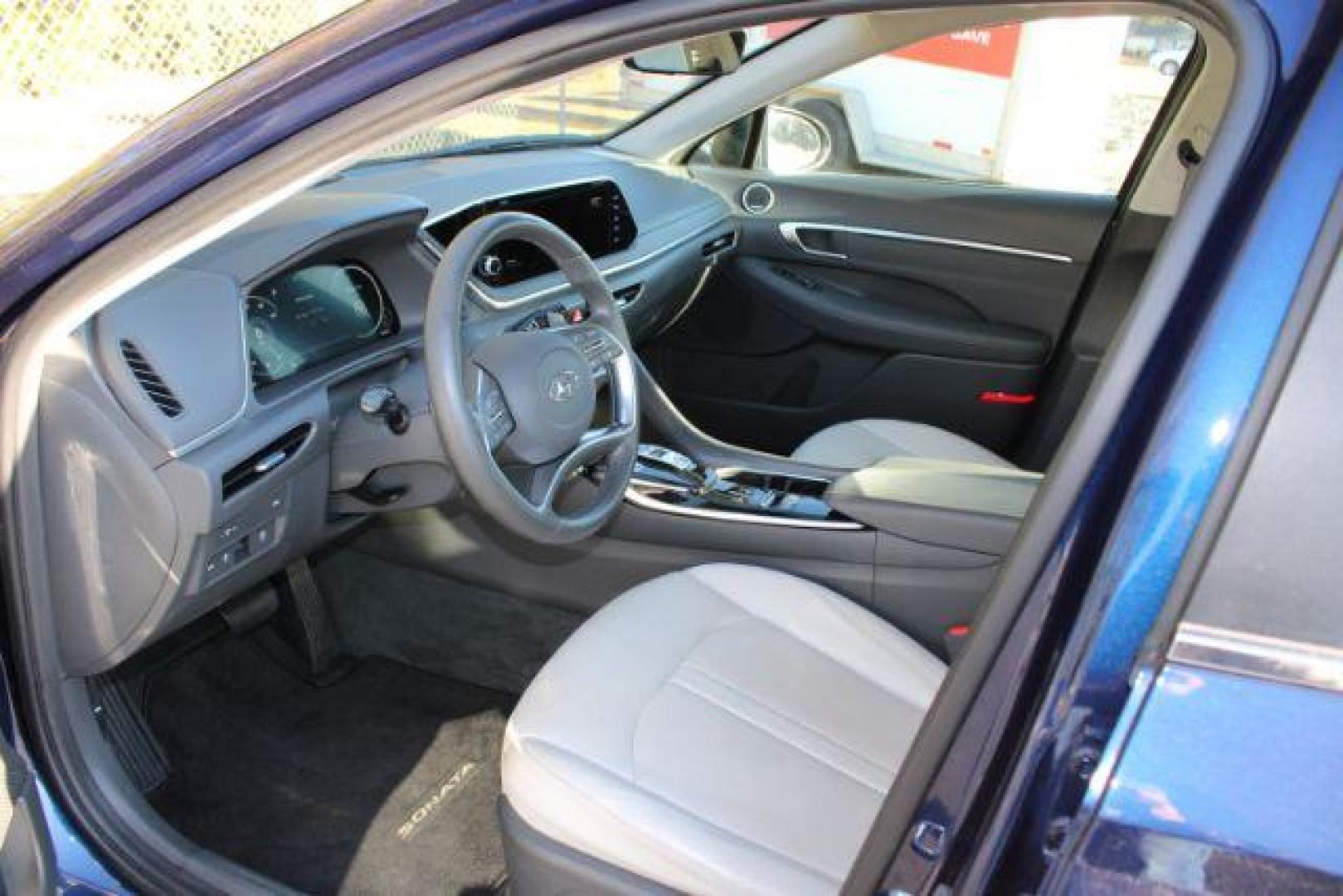 2022 Hyundai Sonata Limited (5NPEH4J22NH) with an 1.6L L4 DOHC 16V TURBO engine, 8-Speed Automatic transmission, located at 9146 Ocean Hwy West, Calabash, NC, 28467, (910) 579-1110, 33.928635, -78.576157 - 2022 Hyundai Sonata Limited - Photo#5