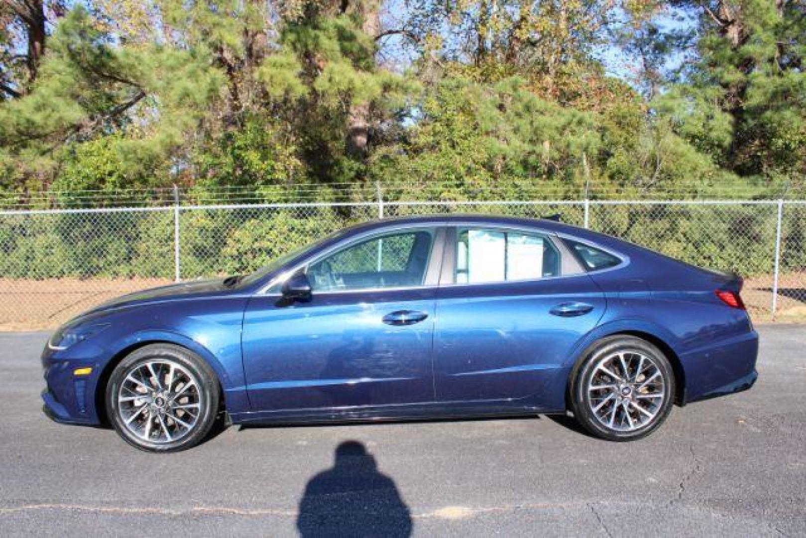 2022 Hyundai Sonata Limited (5NPEH4J22NH) with an 1.6L L4 DOHC 16V TURBO engine, 8-Speed Automatic transmission, located at 9146 Ocean Hwy West, Calabash, NC, 28467, (910) 579-1110, 33.928635, -78.576157 - 2022 Hyundai Sonata Limited - Photo#7