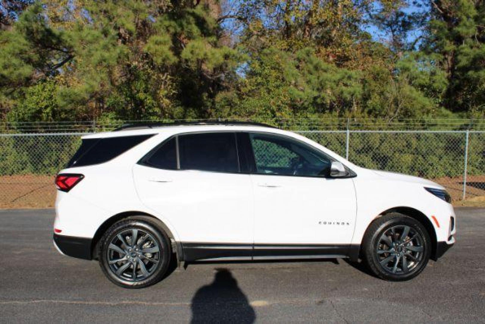 2022 Chevrolet Equinox RS (3GNAXWEV1NS) with an 1.5L L4 DOHC 16V TURBO engine, 6-Speed Automatic transmission, located at 9146 Ocean Hwy West, Calabash, NC, 28467, (910) 579-1110, 33.928635, -78.576157 - 2022 Chevrolet Equinox RS - Photo#4