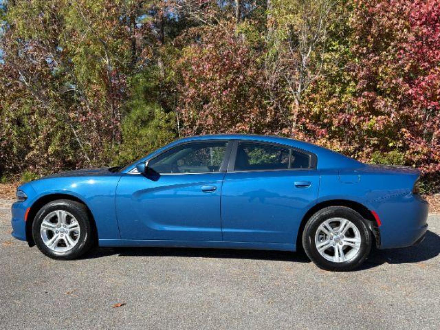 2022 /BLACK LEATHER Dodge Charger SXT (2C3CDXBG9NH) with an 3.6L V6 DOHC 24V engine, 8-Speed Automatic transmission, located at 2761 East Hwy 501, Conway, SC, 29526, (843) 331-1151, 33.781528, -78.989883 - 2022 Dodge Charger SXT - Photo#1