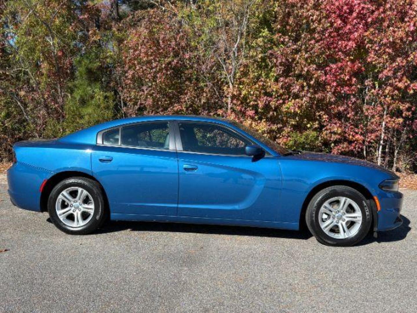 2022 /BLACK LEATHER Dodge Charger SXT (2C3CDXBG9NH) with an 3.6L V6 DOHC 24V engine, 8-Speed Automatic transmission, located at 2761 East Hwy 501, Conway, SC, 29526, (843) 331-1151, 33.781528, -78.989883 - 2022 Dodge Charger SXT - Photo#2