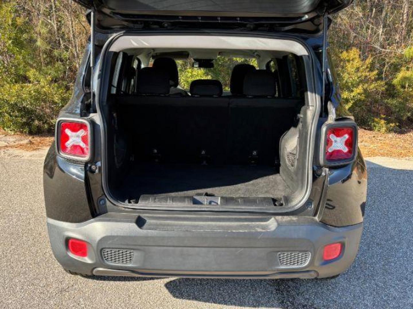 2016 /Black, cloth Jeep Renegade Sport FWD (ZACCJAAT7GP) with an 2.4L L4 DOHC 16V engine, 6-Speed Manual transmission, located at 2761 East Hwy 501, Conway, SC, 29526, (843) 331-1151, 33.781528, -78.989883 - 2016 Jeep Renegade Sport FWD - Photo#9